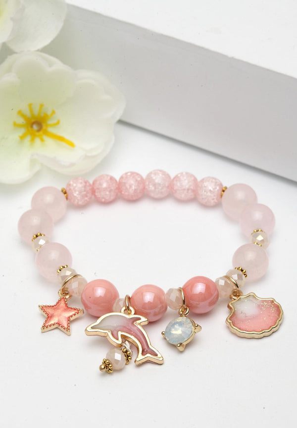 Värikkäät helmirannekorut, joissa on hurmaa