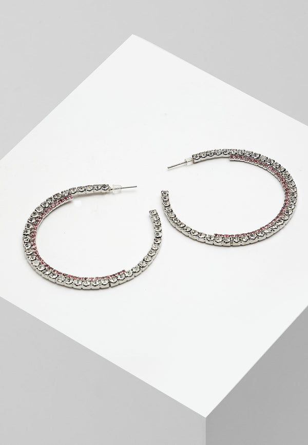 Pendientes de aro en forma de C con tachuelas de cristales