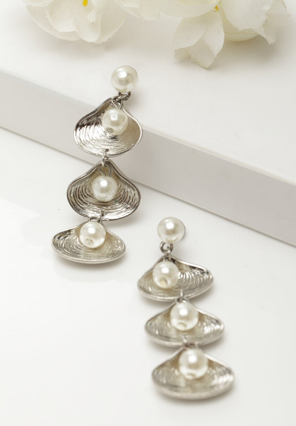 Orecchini a goccia con conchiglia di mare